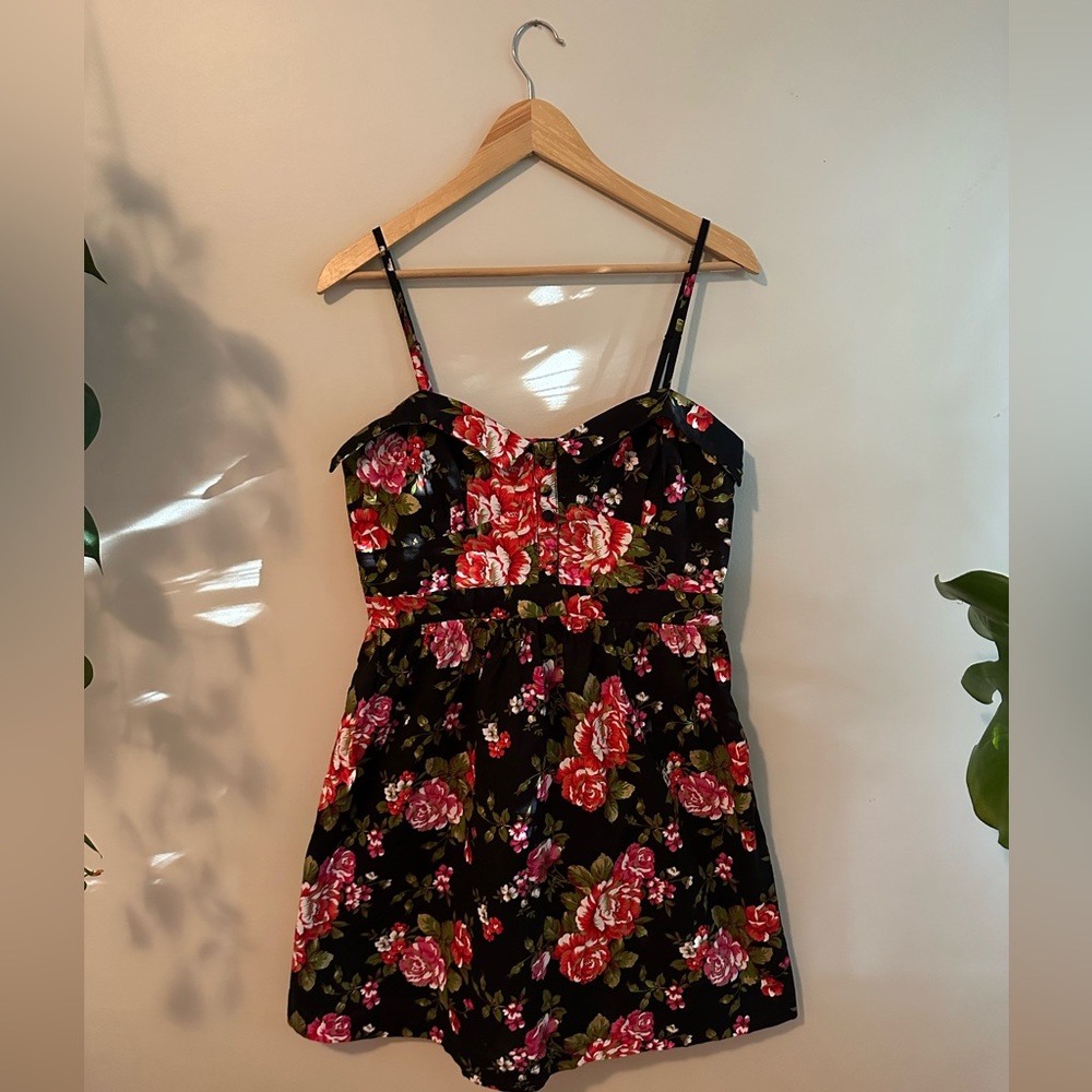 100% Cotton Vintage-style black floral print dress